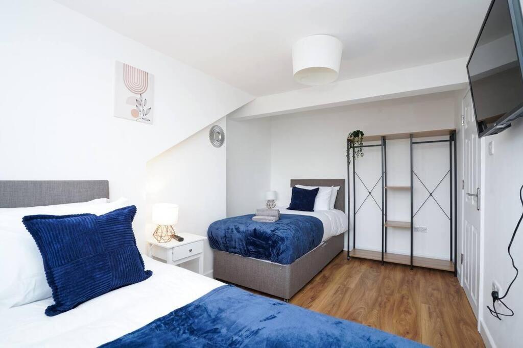 3 Bedroom Home With Free Parking Leeds  Exterior photo